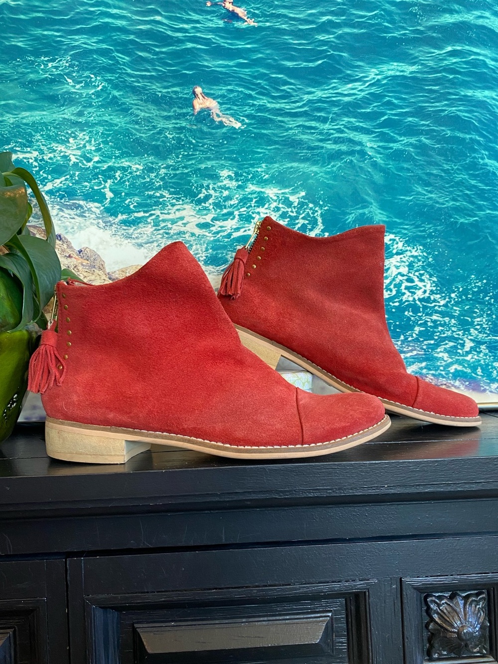Matisse Payton Genuine Suede Red Ankle Boots with Tassel and Gold Zipper, Size 8